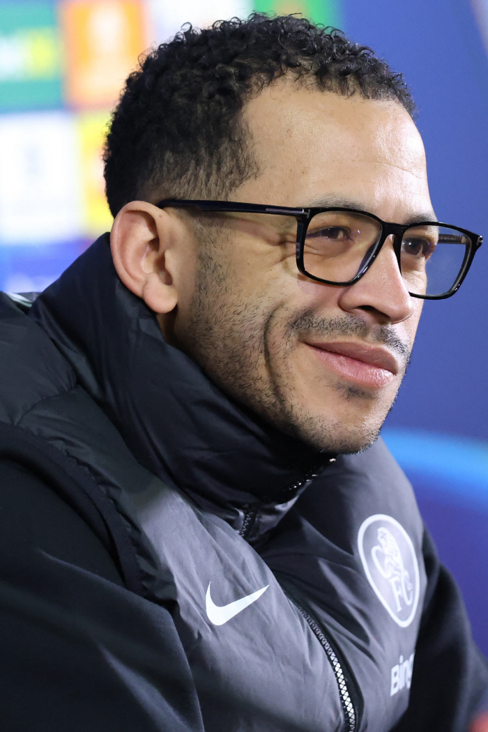 '80억, 고작 1년치 연봉이라고' 부임 106일 만에 전격 경질된 로세니어 감독, 첼시 지급 위약금 매우 적다