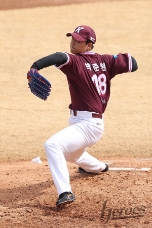 [인터뷰] "기도하면서 봐야죠"…'전체 1순위' 박준현母→子 1군 선발출격 "매일 통화해, 한 번은 겪어야할 일이라 마음 다잡는다"