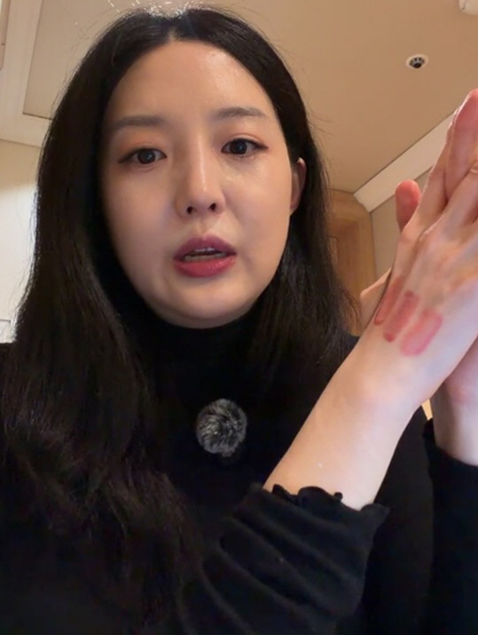 '오상진♥' 김소영, '퉁퉁 부은 얼굴'로 산후조리원서 제품 홍보..'70억 CEO'의 열정