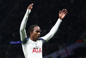 충격! 리버풀이 미쳤어요...'257골' 살라 후계자로 '1골' 토트넘 폭망 공격수 '낙점'