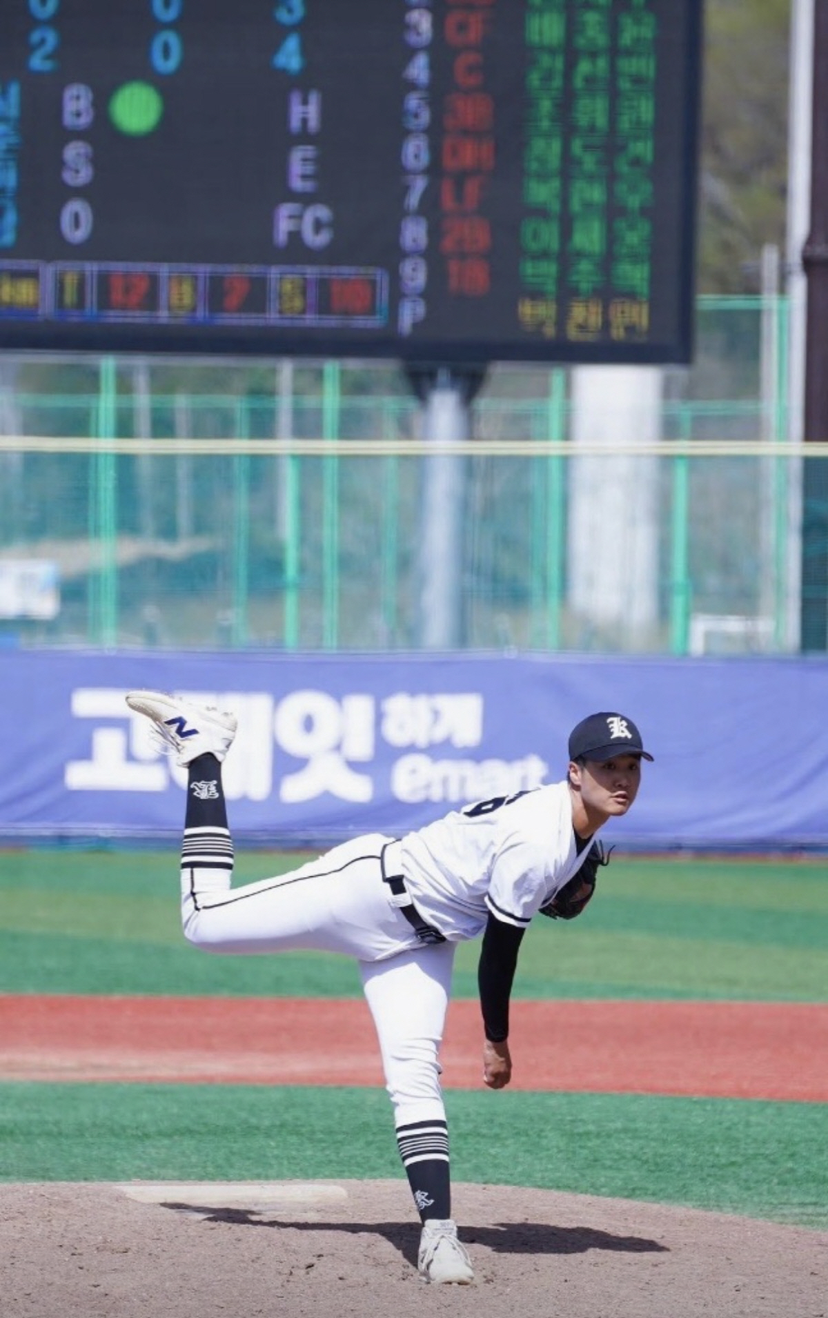 [단독]'대반전' 광주일고 에이스 사인 안했다 "PHI 금액 모자라, 무산 가능성도"