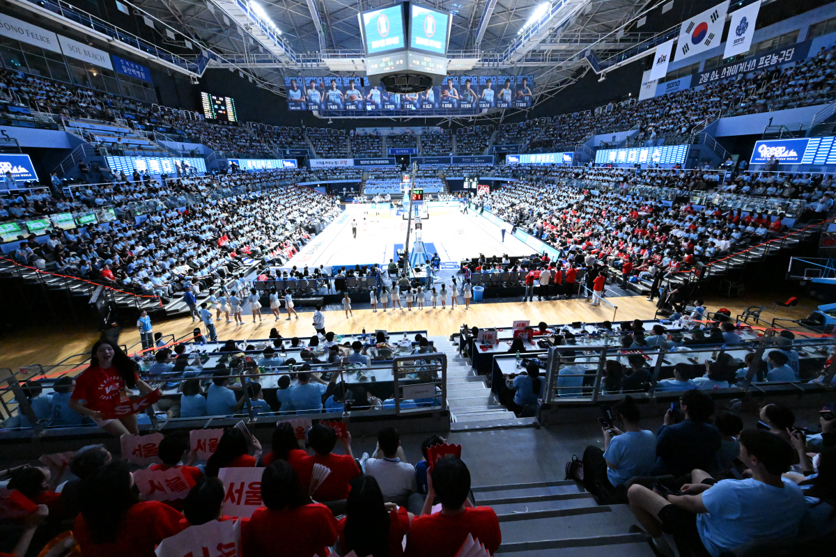 '너무 뜨거워!' 고양 소노, 팬덤-역대급 흥행열품에 즐거운 비명…원정 응원버스 급조달+티셔츠 1만장 동나 깜짝 굿즈 마련