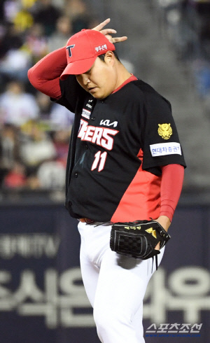 '8연승 → 4연패' 흔들리는 KIA 불펜, 악순환이 부른 결과…이범호 감독이 꼬집은 연승 '후유증' [수원포커스]