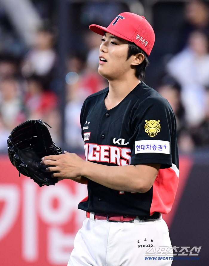 이럴수가! 이의리 1회 5실점+타자일순 → 소형준 2회까지 3실점 '난타'…달라진 마운드 때문? 1회부터 무슨 일이람 