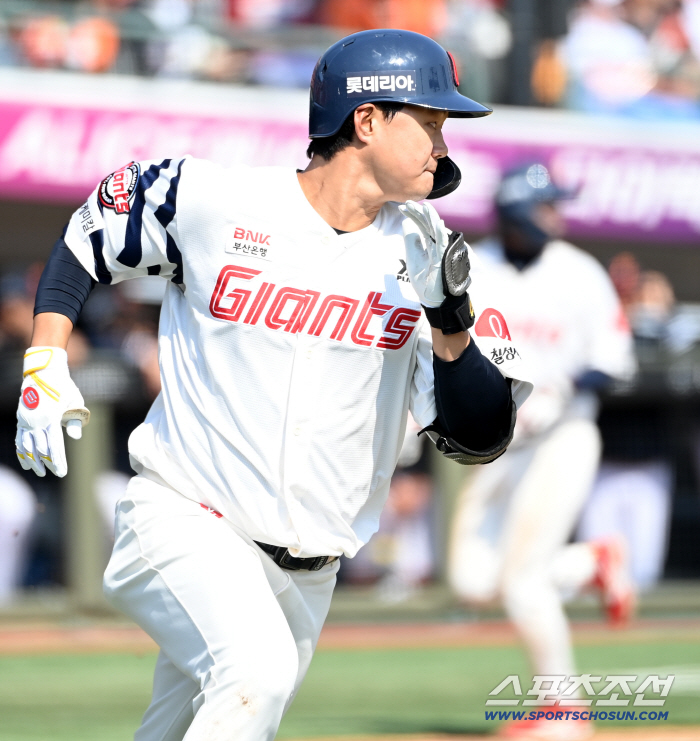 5연패, 꼴찌 탈출 의지, 이 악물고 뛰더니...롯데 비상, 손호영도 햄스트링 이상 교체 