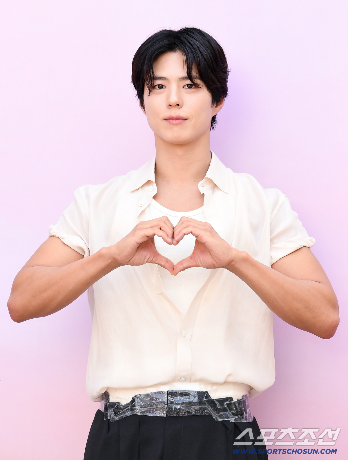 박보검-장원영의 운명적 만남, 팝업서 터진 '세기의 투샷'...대한민국 1위 비주얼 조합 탄생