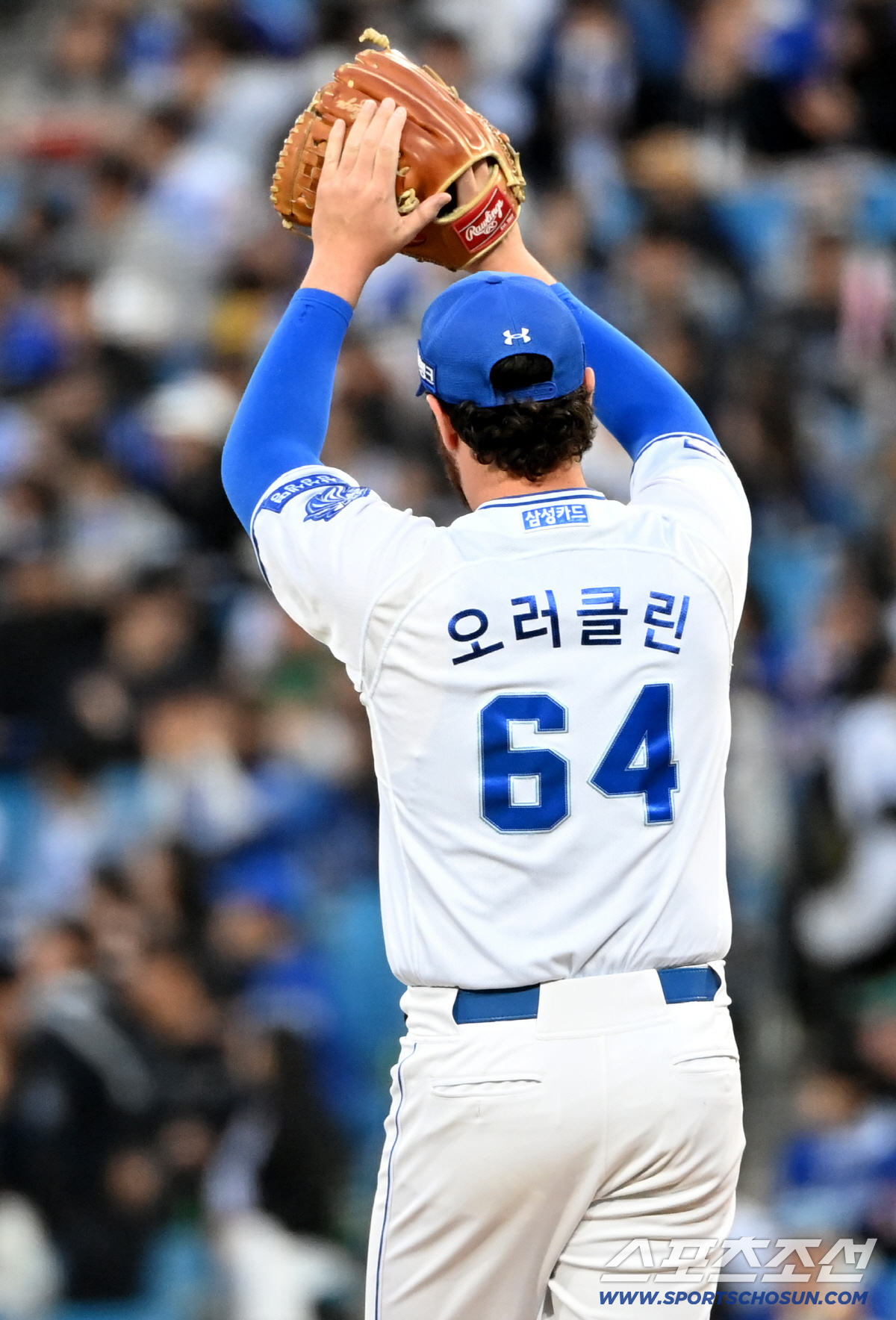 23일 대구삼성라이온즈파크에서 열린 SSG와 삼성의 경기. 2회말 삼성 우익수 박승규가 SSG 오태곤의 파울 플라이를 호수비로 잡아냈다. 박승규에 고마움을 전하는 오러클린의 모습. 대구=허상욱 기자 wook@sportschosun.com/2026.04.23/