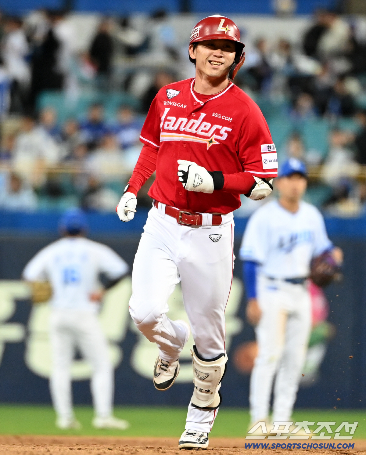 23일 대구삼성라이온즈파크에서 열린 SSG와 삼성의 경기. 9회초 2사 1,3루 안상현이 3점홈런을 치고 기뻐하고 있다. 대구=허상욱 기자 wook@sportschosun.com/2026.04.23/