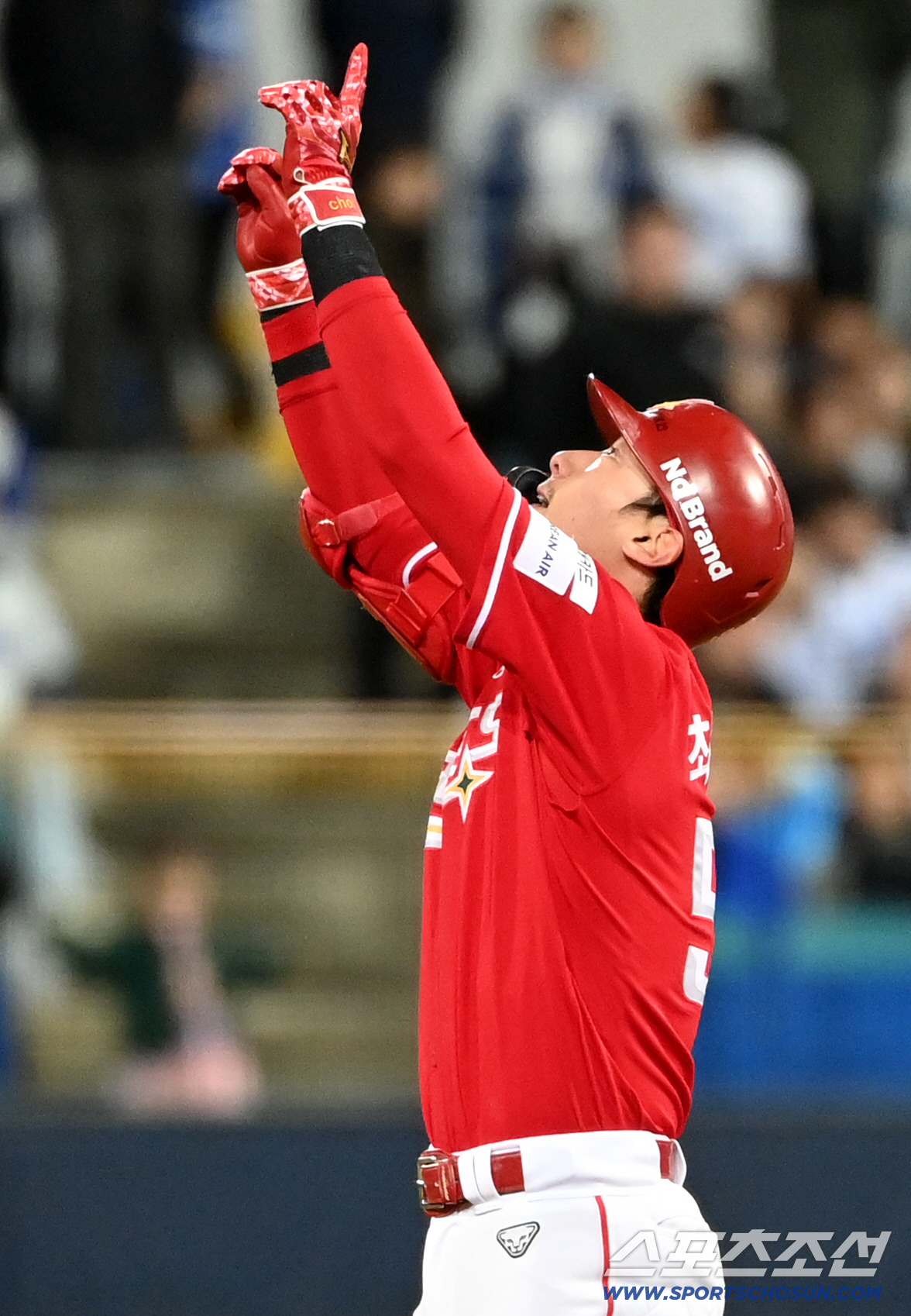 23일 대구삼성라이온즈파크에서 열린 SSG와 삼성의 경기. 9회초 2사 만루 최지훈이 역전 2타점 2루타를 치고 기뻐하고 있다. 대구=허상욱 기자 wook@sportschosun.com/2026.04.23/