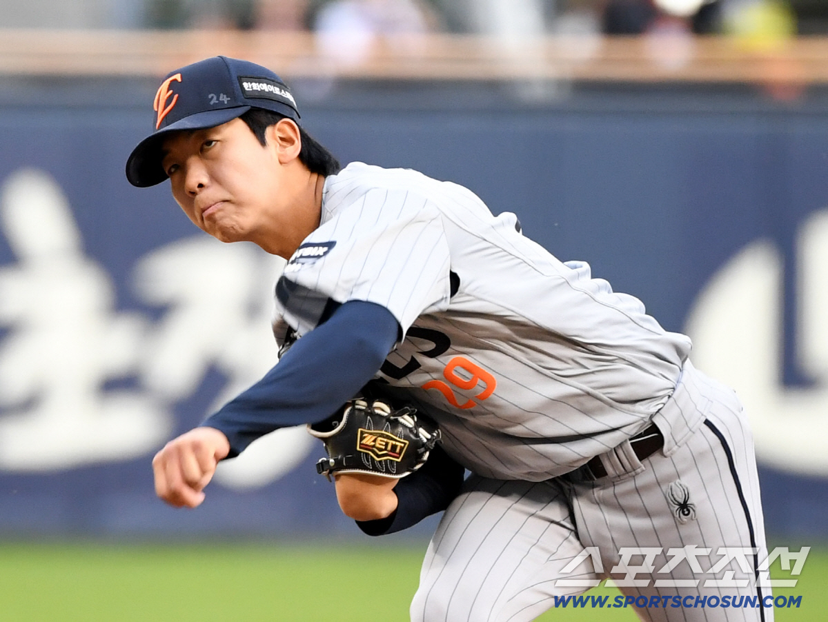 23일 잠실구장에서 열린 LG와 한화의 경기. 한화 황준서가 역투하고 있다. 잠실=박재만 기자 pjm@sportschosun.com/2026.04.23/
