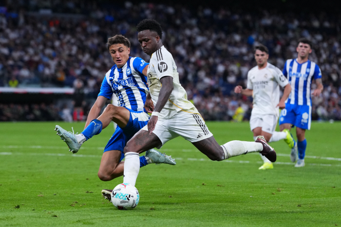 "충격!" '인사도 하고 싶지 않다' 레알 마드리드 분열 폭발…비니시우스, 회장 악수 사실상 '패싱' 엔딩