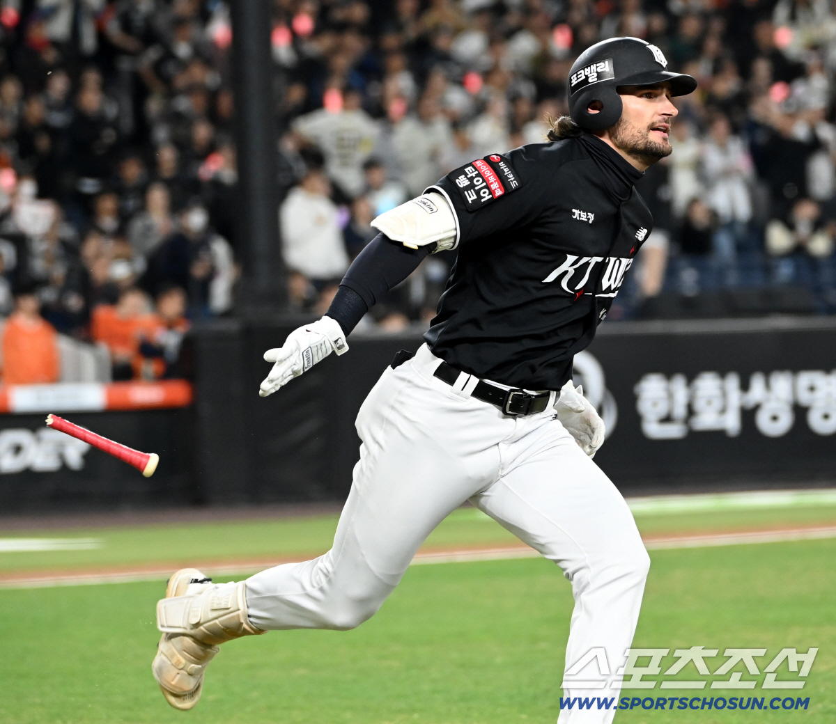 1일 대전한화생명볼파크에서 열린 KT와 한화의 경기. 7회초 KT 힐리어드가 2루타를 치고 질주하고 있다. 대전=허상욱 기자 wook@sportschosun.com/2026.04.01/
