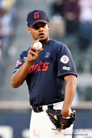 '의지 놀이'에 멘붕 직전, 어떻게 정신줄을 부여잡았나...이게 롯데 에이스다 [부산 현장]