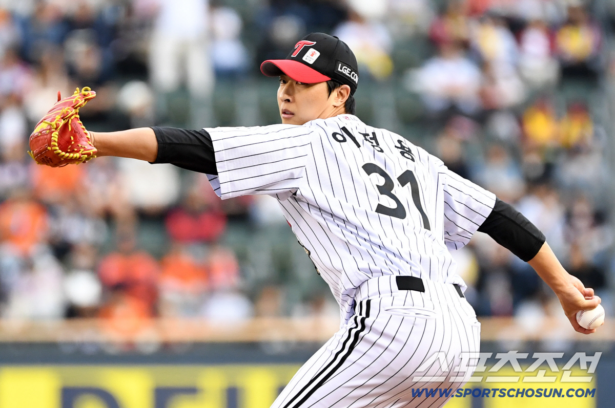 경기 초반 LG 선발 이정용은 공격적인 피칭을 선보였다.