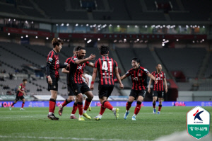 'FC서울, 네가 해라 우승?' '상승세' 강원 원정은 또 다른 시험대