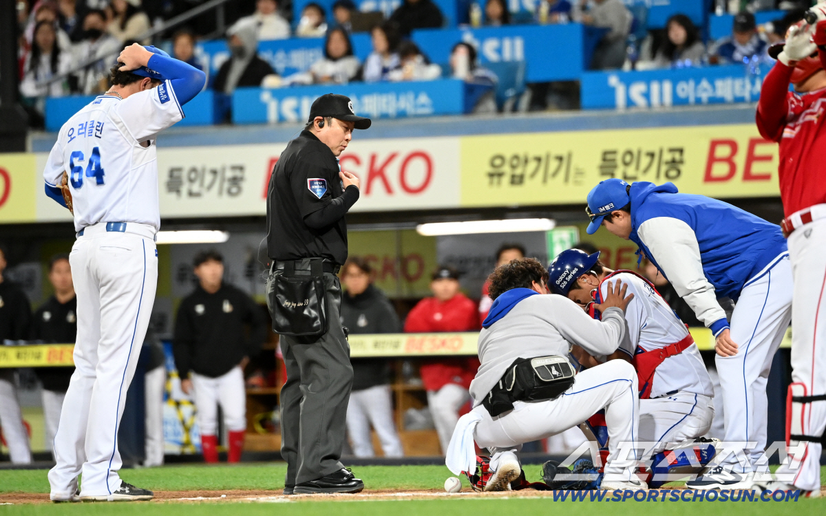 형 괜찮아요? 마운드에서 내려온 오러클린의 걱정스러운 모습
