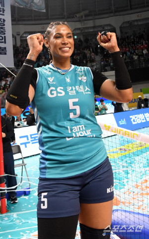 [오피셜]'초특급 우승 공신 재계약 발표!' 시간 달라더니, 열흘만에 사인했다