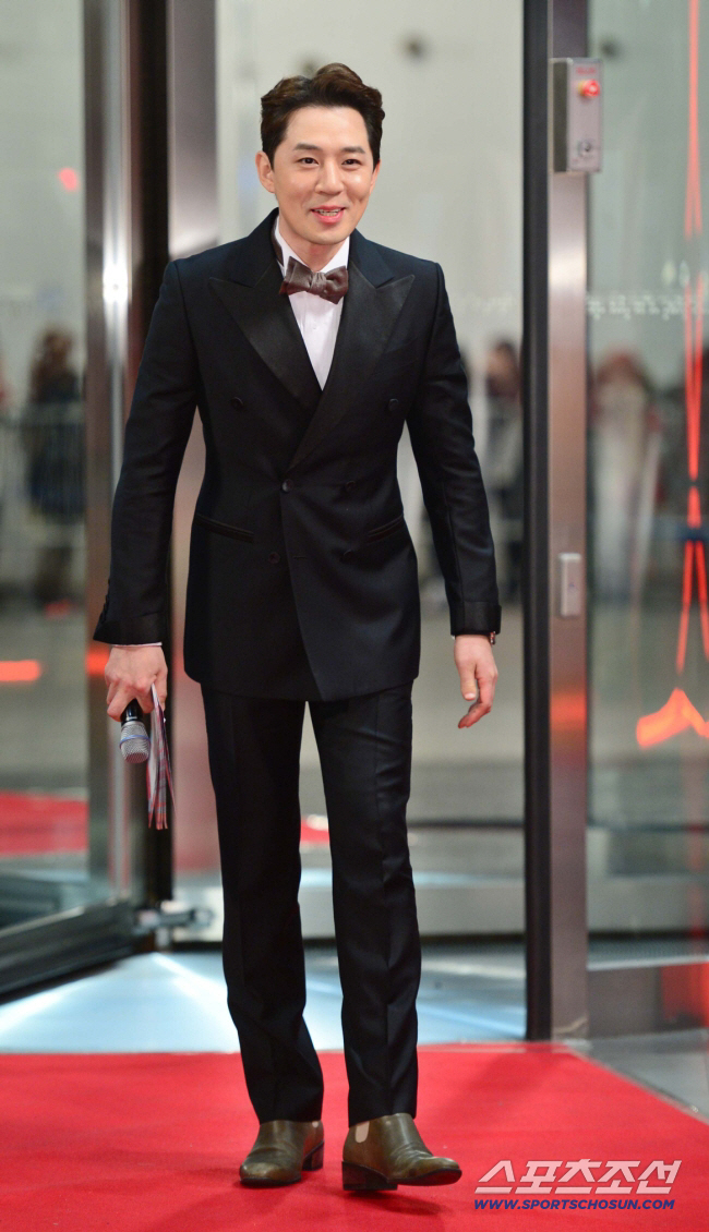 [공식] 붐, 오늘(24일) 두 딸 아빠 됐다…“2.74kg 건강상태 양호”