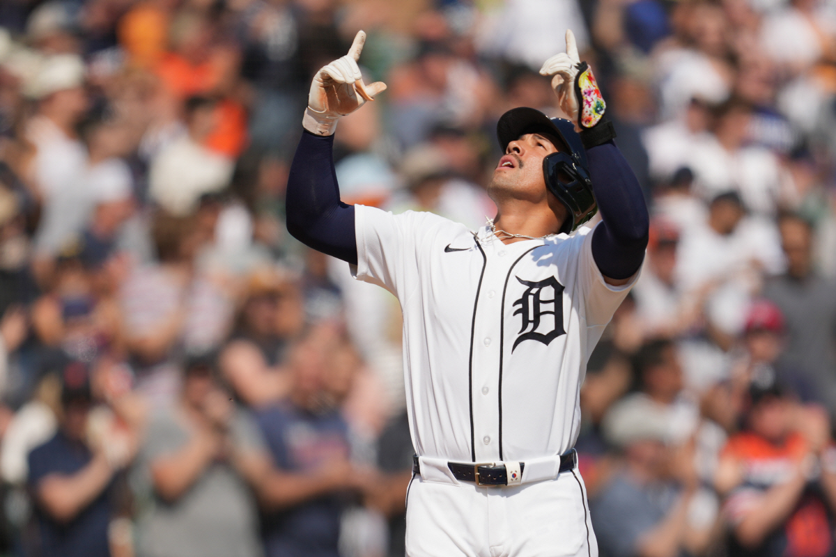 '욕받이' 스쿠벌 살린 WBC 대한민국 용병! 대타로 나서 홈런포 '쾅'…4자책에도 역전승 '안도의 한숨'