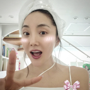 바다, '성형 필터' 빼자 확 달라진 얼굴...'민낯'으로 정면승부 