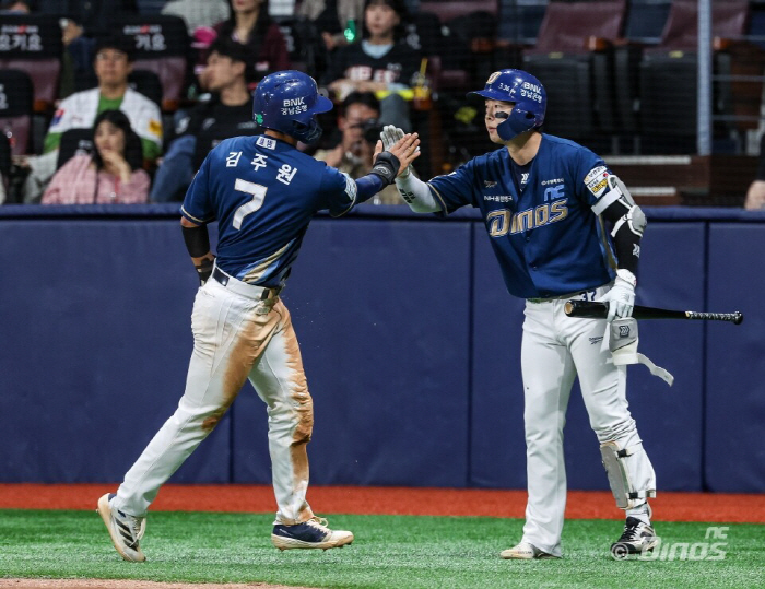 테일러 '헤드샷' 퇴장에 '불펜'이 뭉쳤다…'김주원 3안타' NC, 한화 잡고 2연승 행진 