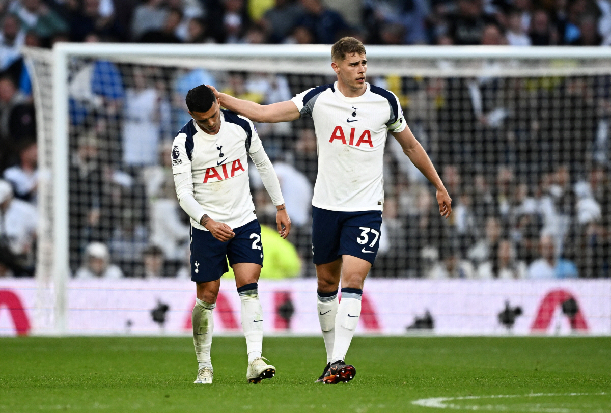 깜짝 단독 보도 등장! "반더벤 측 토트넘에 결별 요청"→공중 분해 임박…레알·맨유·리버풀 영입에 달라 붙었다