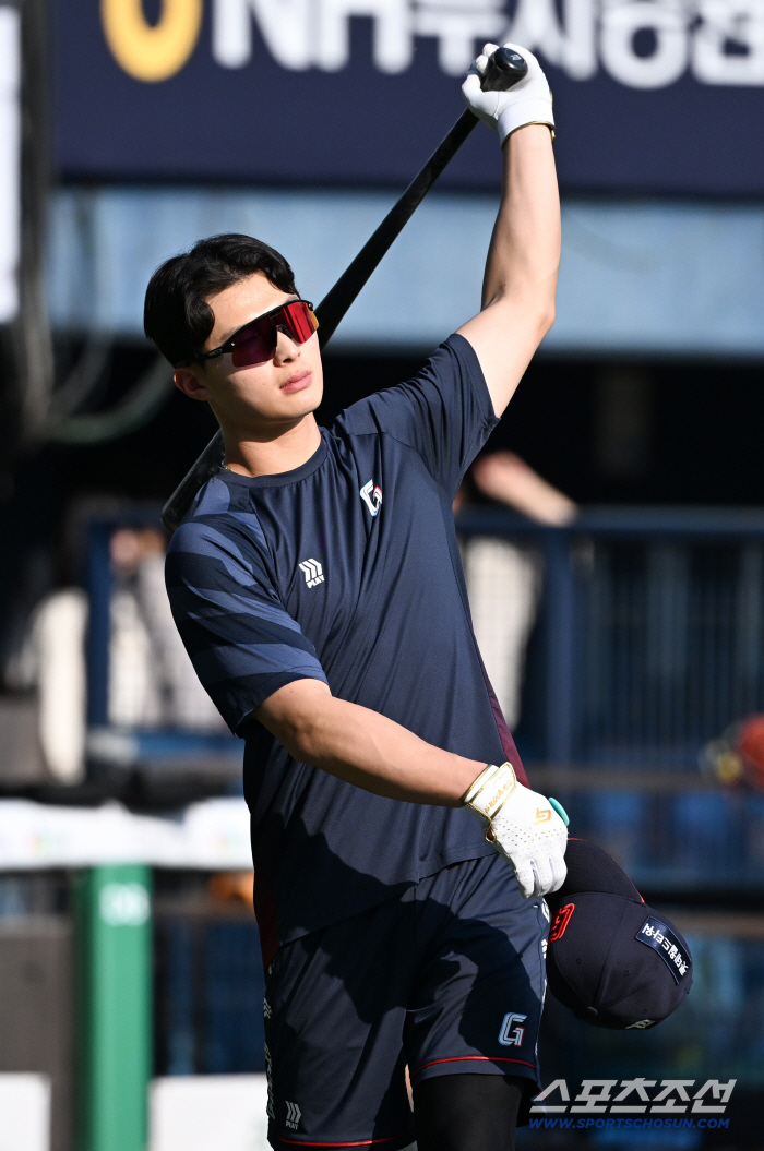 롯데 국대 4번타자의 몰락, 왜 예견됐나…"스윙 스피드 2군에 맞아, 늦어"