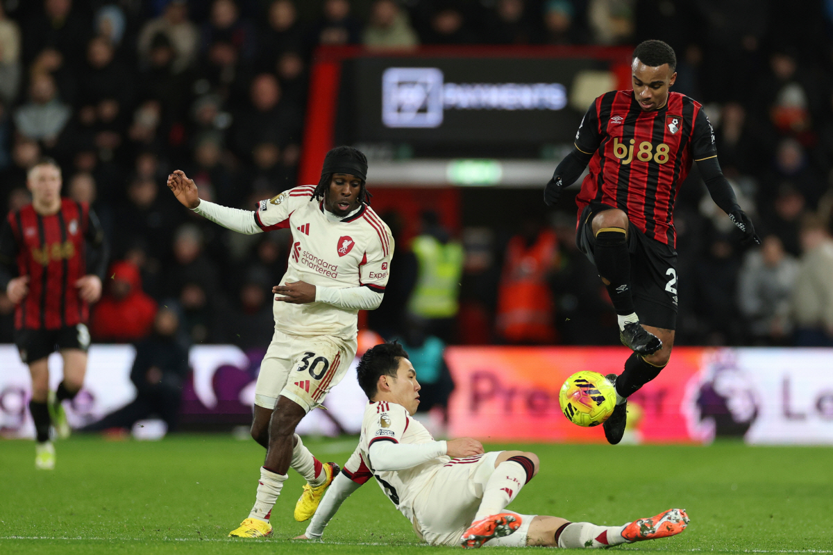 [공식발표] 일본 초대형 희소식, '시즌 아웃급 부상' 국대 주장 월드컵 직전 복귀 유력..."야외 훈련 시작"