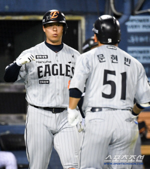 '헤드샷' 노시환-'무릎 MRI 검사' 문현빈 선발 출전…