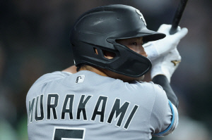 '127년 역사상 최초' 이대호 진기록 깼다…'502억 헐값' 日 홈런왕, ML 평정 시작했다