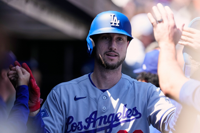 '로버츠 감독 VS 3546억원 타자' 제대로 의견 충돌했다…"나는 그렇게 느끼지 않는데?"