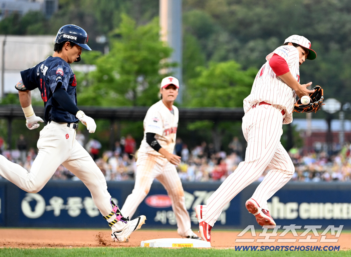 KIA 이태양 수비 장면