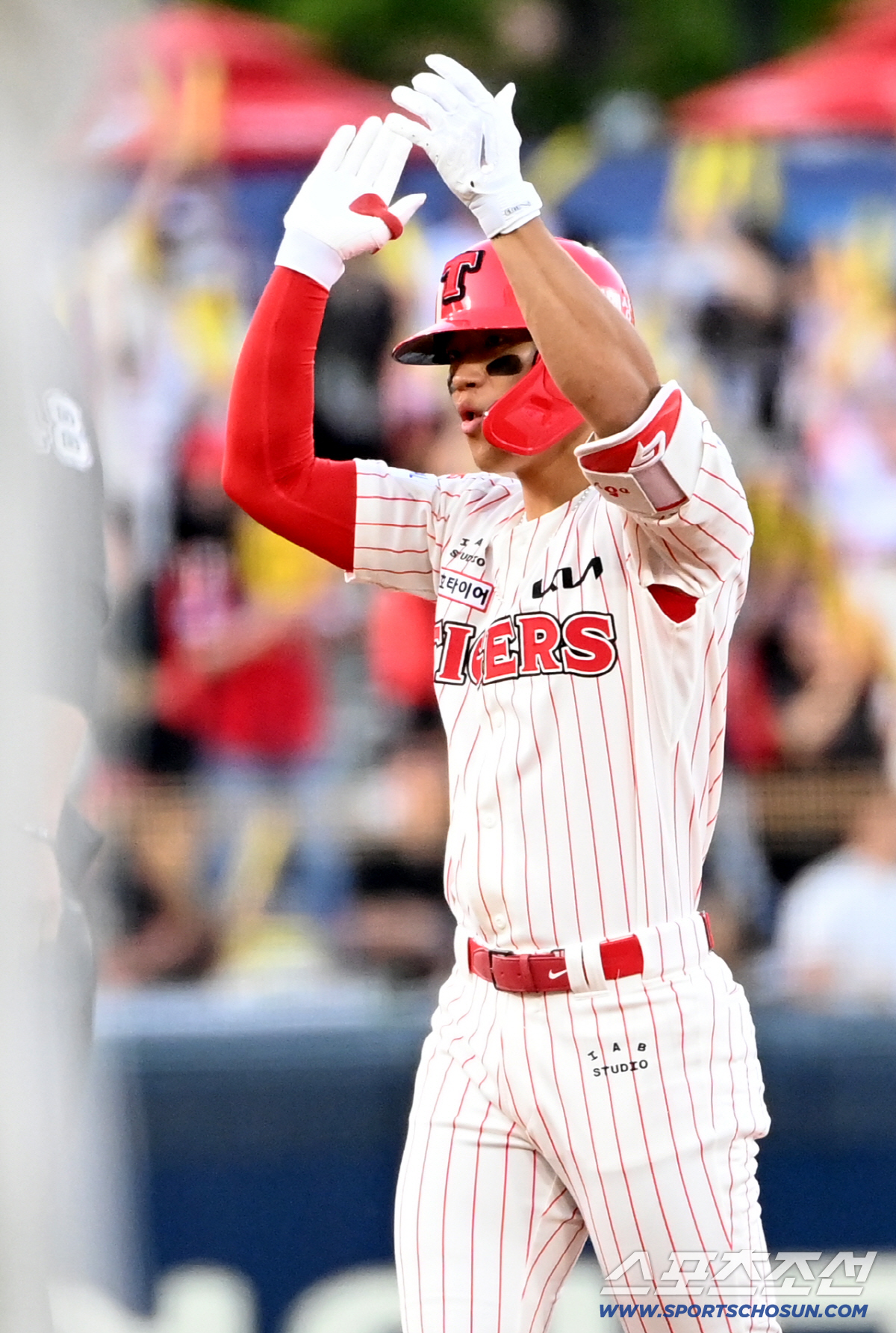 25일 광주KIA챔피언스필드에서 열린 롯데와 KIA의 경기. 5회말 2사 1,3루 김도영이 역전 2타점 2루타를 치고 기뻐하고 있다. 광주=허상욱 기자 wook@sportschosun.com/2026.04.25/