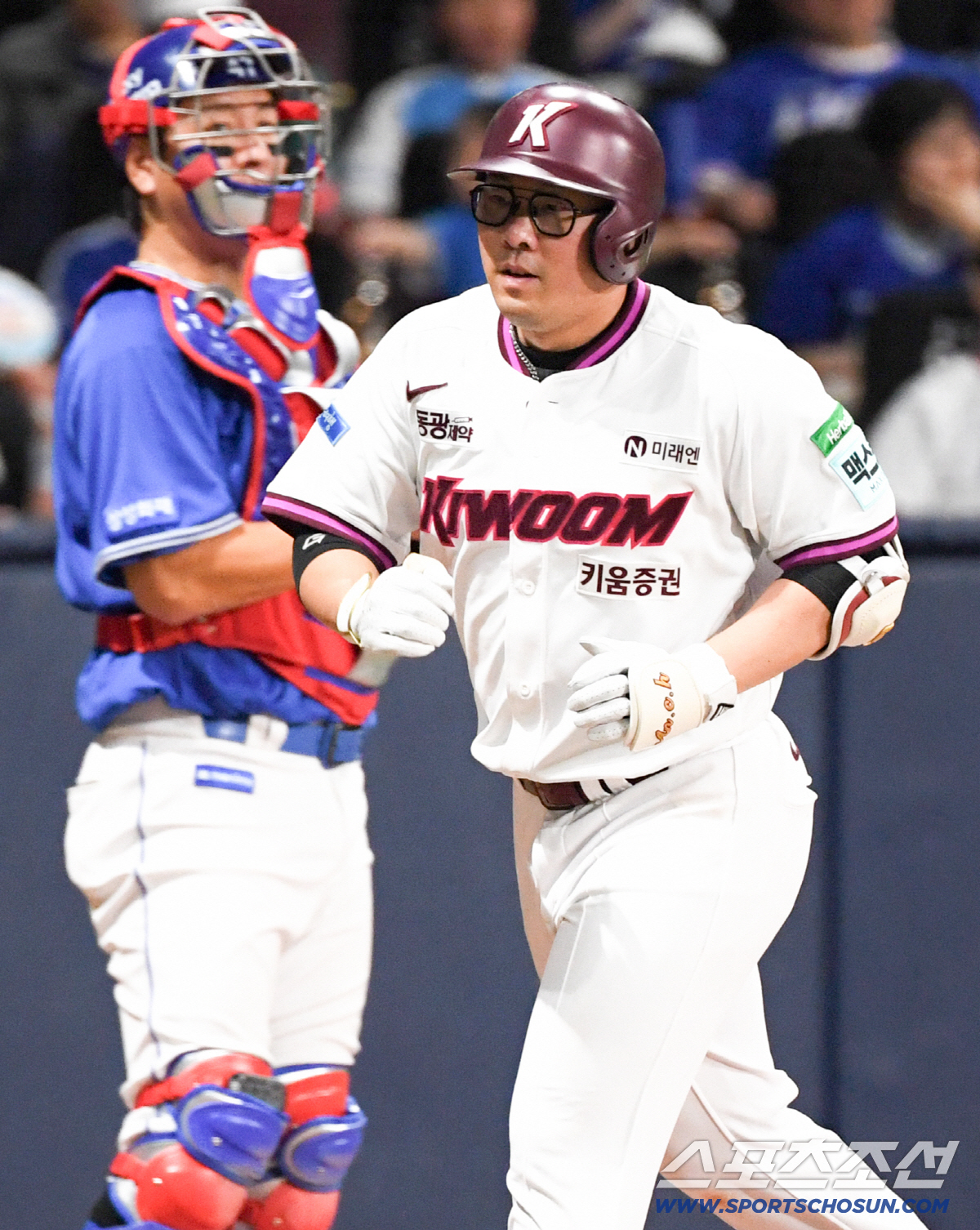 25일 서울 고척스카이돔에서 열린 키움과 삼성의 경기. 8회말 1사 키움 안치홍이 솔로포를 날린 뒤 환호하고 있다. 고척=박재만 기자 pjm@sportschosun.com/2026.04.25/