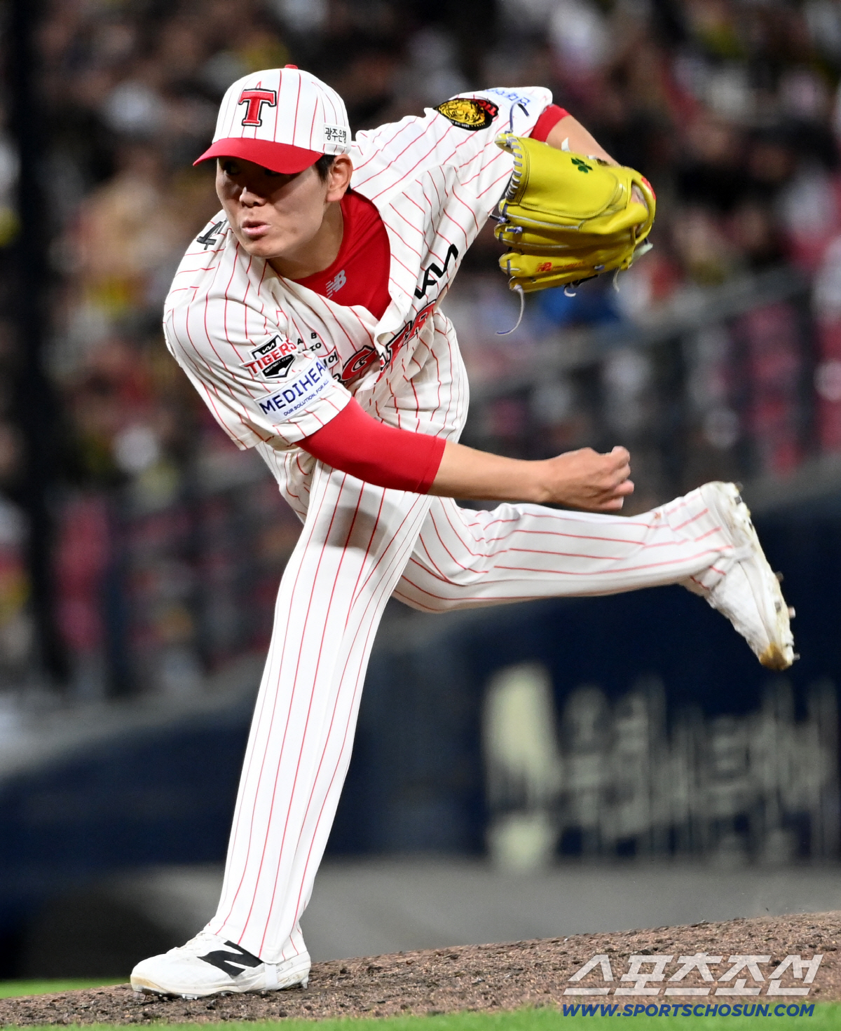 25일 광주KIA챔피언스필드에서 열린 롯데와 KIA의 경기. 8회초 KIA 성영탁이 역투하고 있다. 광주=허상욱 기자 wook@sportschosun.com/2026.04.25/