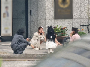 강남 초등학교 100ｍ 앞 '사이버 룸살롱'…막을 법이 없다