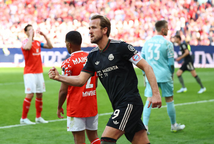 '0-3→4-3' 김민재 선발 풀타임! 바이에른 뮌헨 '미친' 역전승, 日 국대 사노의 마인츠 제압..후반 4골을 몰아쳤다