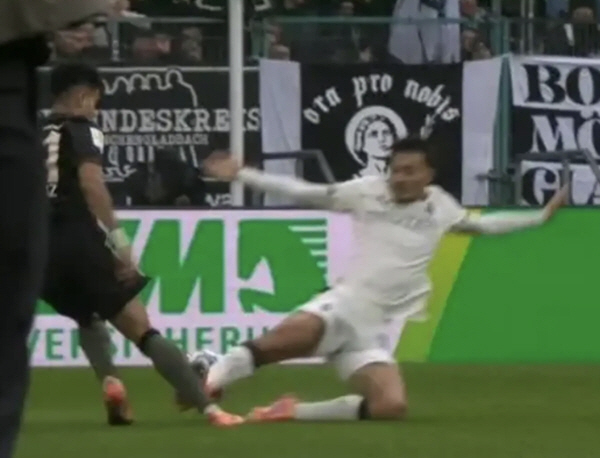 지난해 10월 바이에른뮌헨전 퇴장 장면. 중계화면