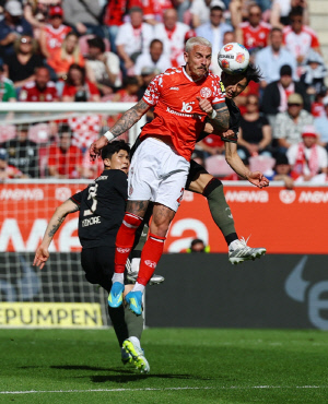 '전반 고전-후반 벽모드' 롤러코스터 탄 김민재, 평점도 7.8점-4점 '극과극'...바이에른은 마인츠에 0-3→4-3 대역전승