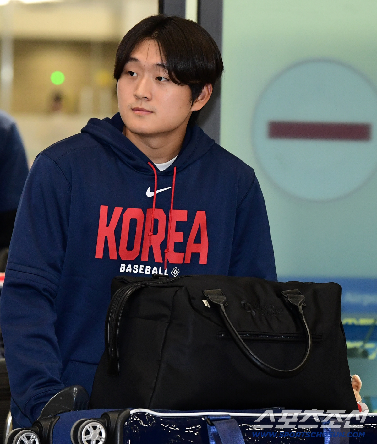 16일 오전 WBC야구대표팀이 인천공항 제1터미널을 통해 귀국했다. 입국장을 나서고 있는 김택연. 인천=송정헌 기자 songs@sportschosun.com/2026.03.16/