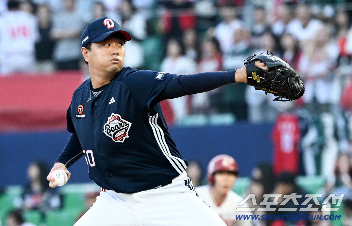 15일 인천SSG랜더스필드에서 열린 SSG와 두산의 경기. 두산 이영하가 역투하고 있다. 인천=박재만 기자 pjm@sportschosun.com/2026.04.15/