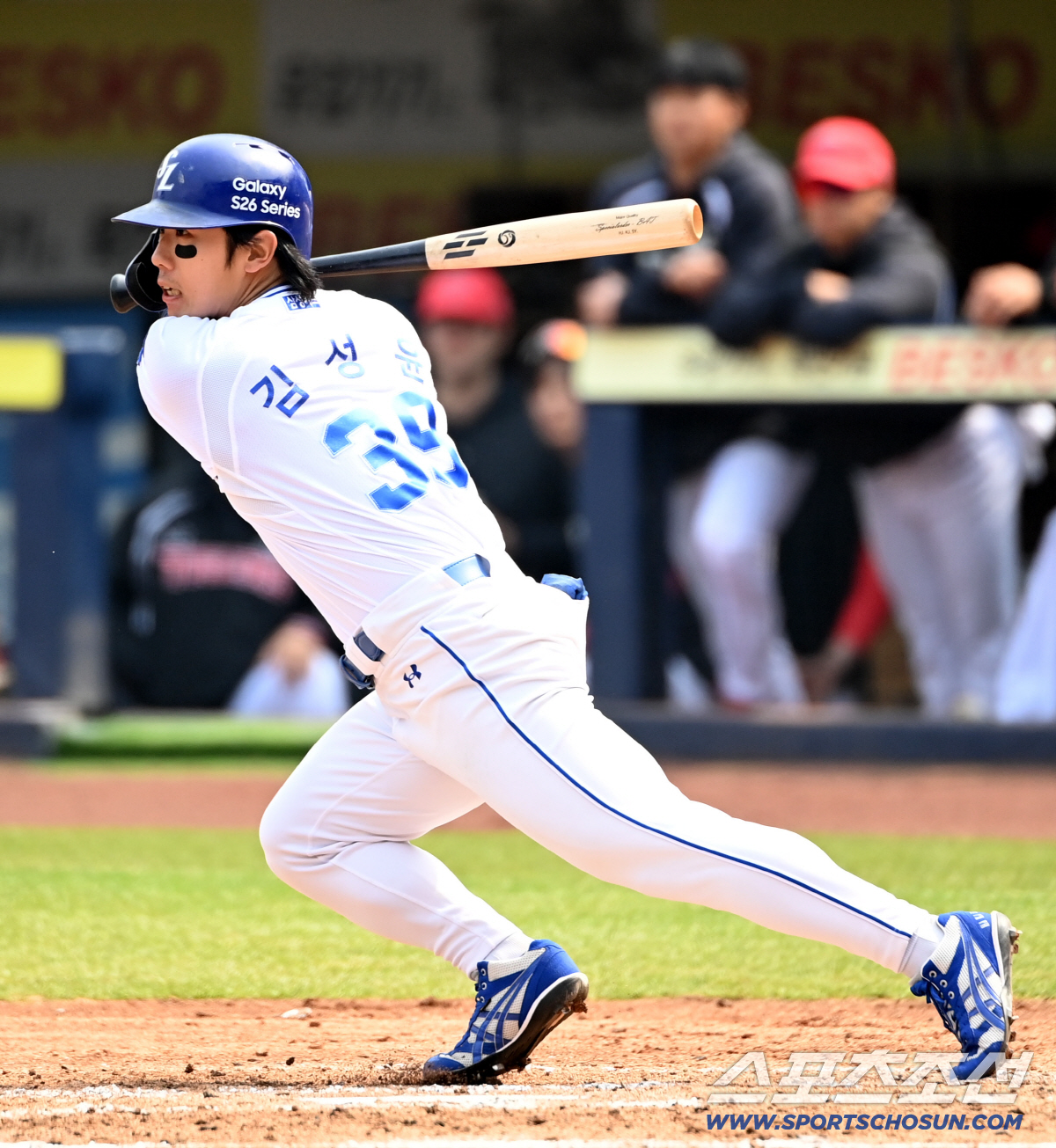 24일 대구삼성라이온즈파크에서 열린 KIA와 삼성의 시범경기. 3회말 삼성 김성윤이 안타를 치고 있다. 대구=허상욱 기자 wook@sportschosun.com/2026.03.24/