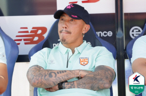 이랜드 연승 깬 차두리 감독의 '무한 신뢰' 