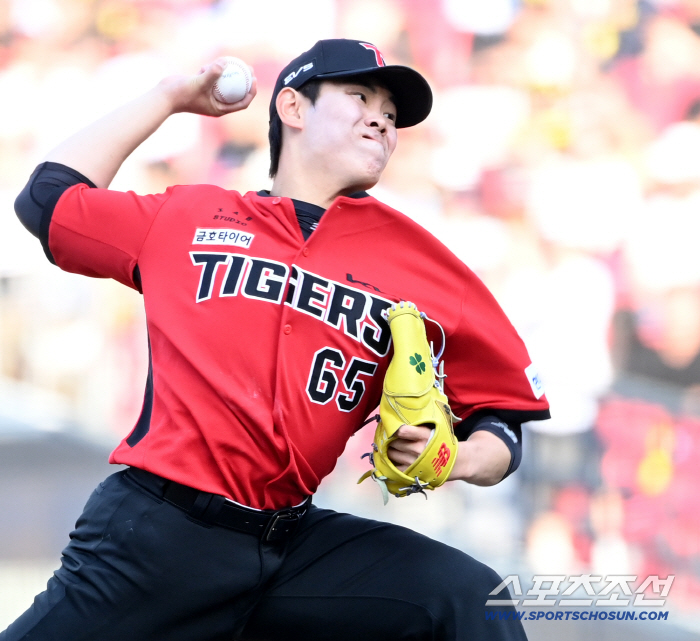 'KKKKK' KIA 성영탁 2이닝 역투 미쳤다, 롯데는 현도훈 맞불로 11회 무승부