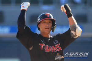 ‘LG 킬러의 킬러’ 탄생... 송찬의 3안타 동점 투런포, 좌완 상대 타율 7할 미쳤다