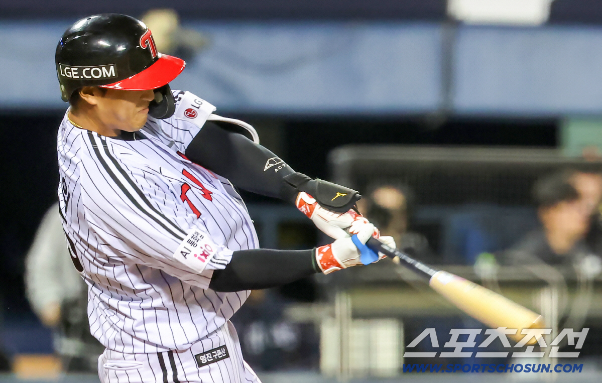 22일 잠실구장에서 열린 LG와 한화의 경기. LG 송찬의가 타격을 하고 있다. 잠실=박재만 기자 pjm@sportschosun.com/2026.04.22/