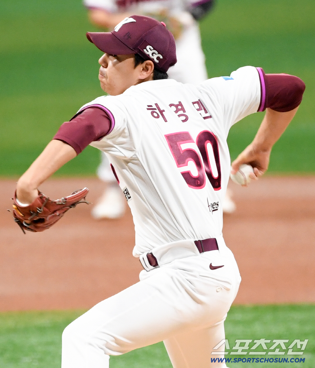 25일 서울 고척스카이돔에서 열린 키움과 삼성의 경기. 키움 하영민이 역투하고 있다. 고척=박재만 기자 pjm@sportschosun.com/2026.044.25/