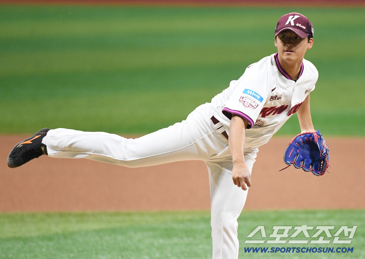 26일 오후 서울 고척스카이돔에서 열린 삼성-키움전. 키움 선발 박준현이 투구하고 있다. 고척=정재근 기자 cjg@sportschosun.com/2026.4.26/