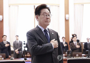 李대통령 지지율 62.2%…민주 51.3%·국힘 30.7%[리얼미터]