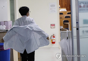 [벼랑끝 농어촌 의료] ①공보의 37% 급감 붕괴 위기…복무기간이 발목